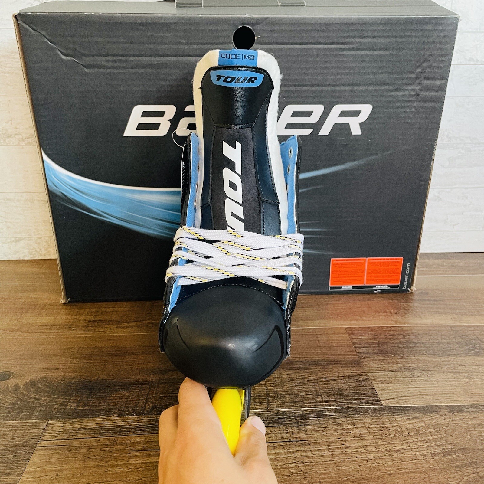 TOUR Code 9.one Roller Hockey Skates Kemistry Wheels 7 Adult Senior