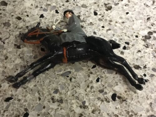 Britains "Full Cry" Fox Huntress Lead Toy Vintage Female Rider - Picture 4 of 7