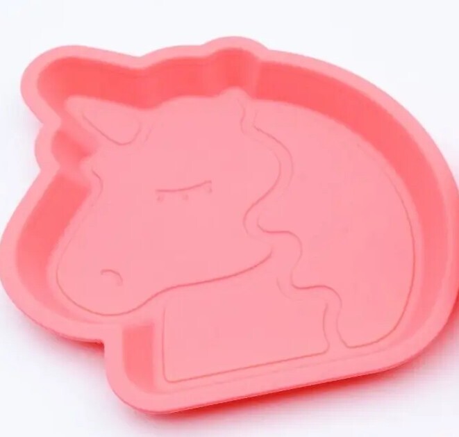 ~ Kids Dinnerware ~ Pink Plastic ~ 10" Unicorn Plates