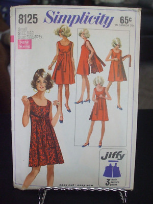 Simplicity 8125 Reversible Dress Pattern - Size S (8-10) Bust 31.5 to 32.5