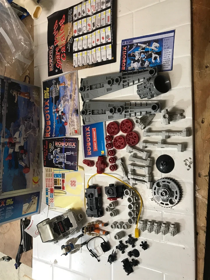 ROBOTIX SPACE COPTER CONSTRUCTION SYSTEM 1997 - Image 2 of 4
