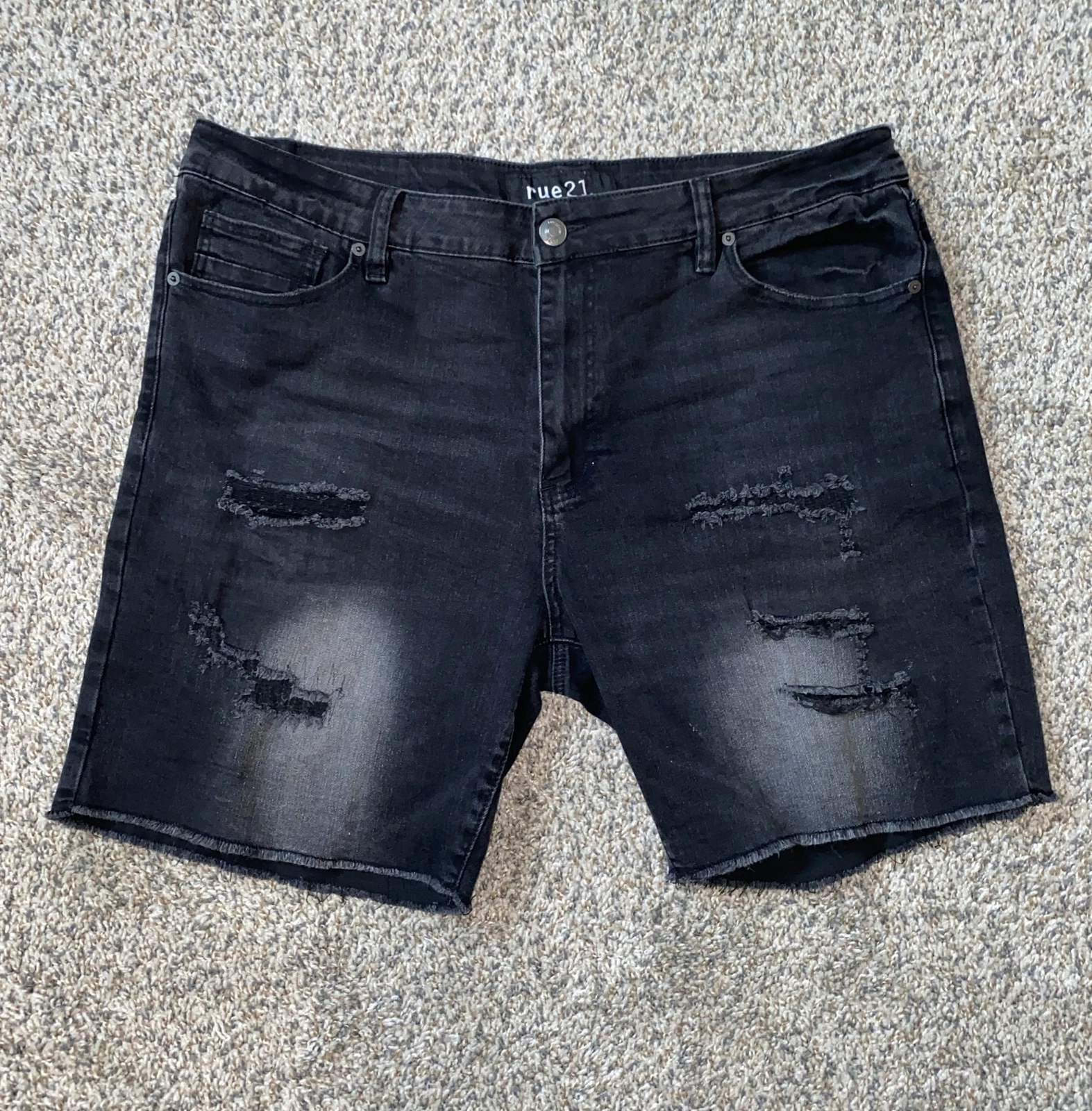 Men’s Rue 21 Jean Shorts Supreme Flex Size 38 Distressed Black