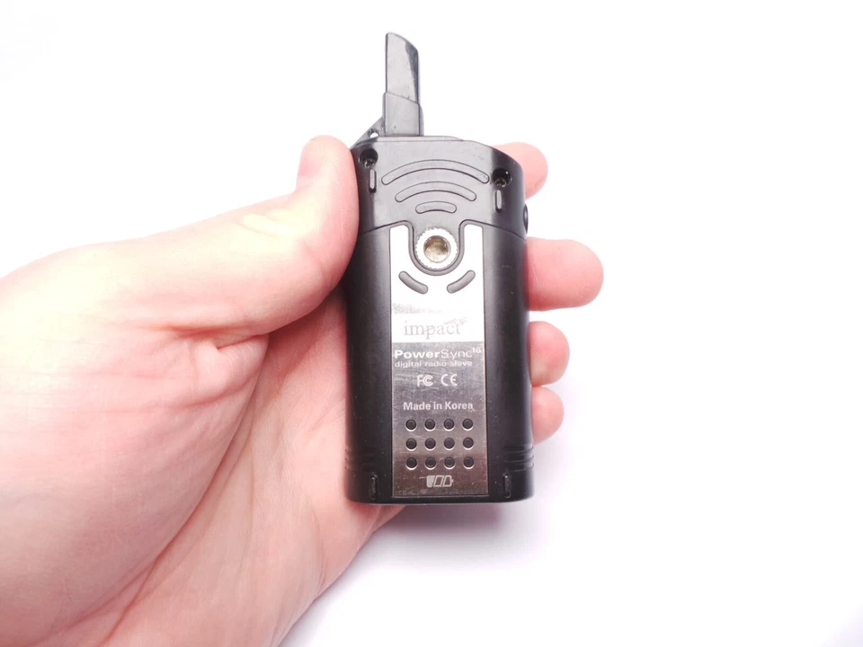 RECEPTOR DE RADIO DIGITAL ESCLAVO DE 16 CANALES IMPACT POWER SYNC ALIMENTADO POR CC Foto 2 de 2