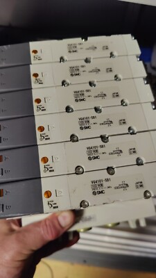 SMC Pneumatisches Magnetventil 4/5 Anschlüsse VQ4101-5B1 New old stock