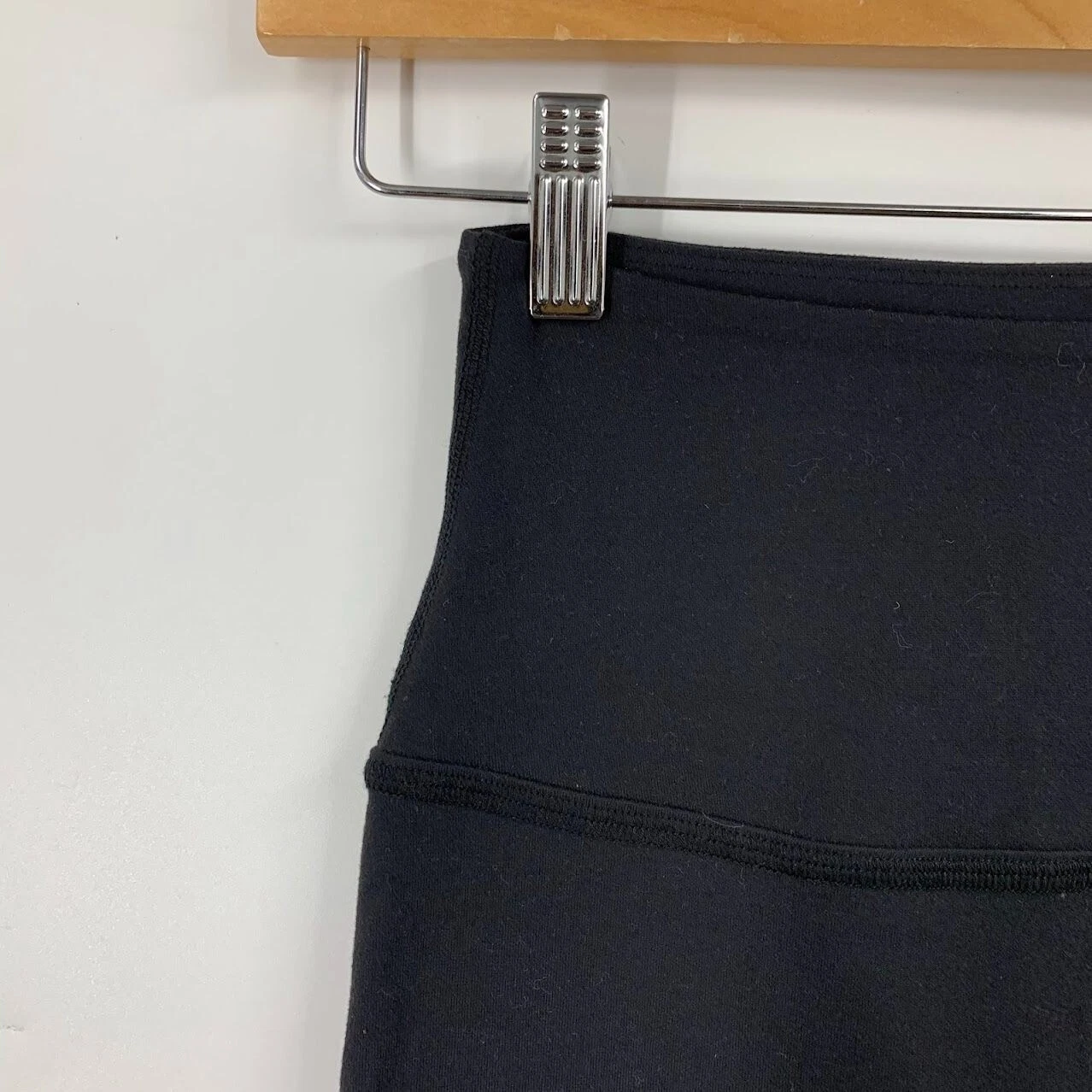 beyond-yoga caught in the midi high waisted cropped leggings