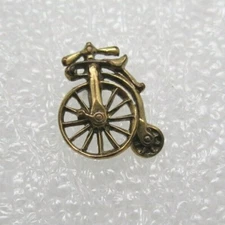 Vintage Large Wheel Bicycle Lapel Pin (B7)