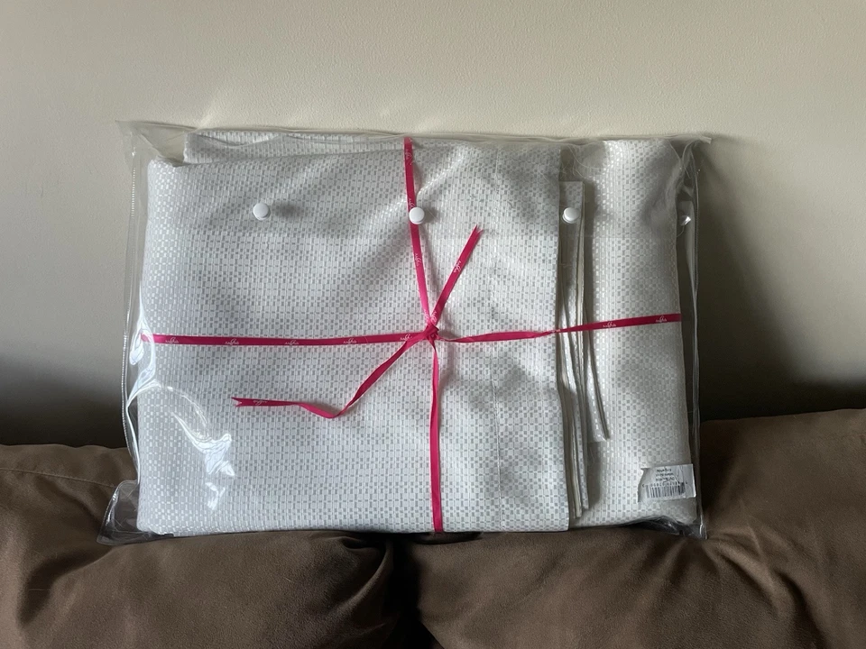 Ann Gish King Tatami Duvet Cover Cotton / Silk  110" x 98" White Size King - Image 3 of 4