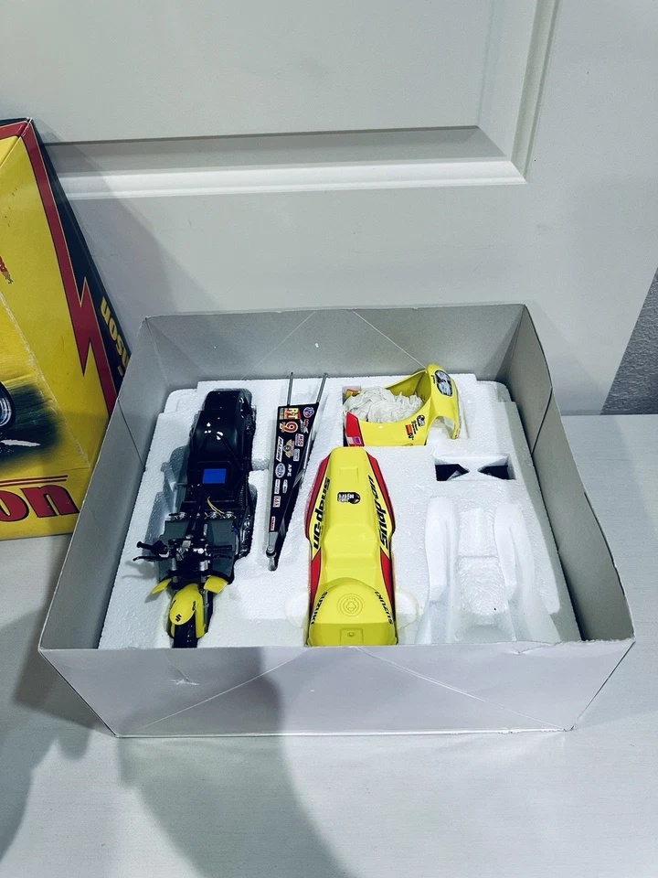 Steve Johnson 1:9 Scale 2000 Pro Stock Bike 1 of 4866 DIECAST - Image 3 of 3