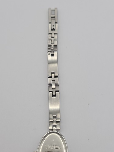 Reloj Timex Vintage Mujer Diamante Tono Plata Ovalado Esfera Azul Batería Nueva Funcionando - Imagen 9 de 13