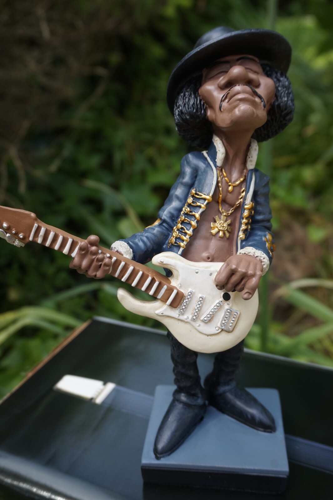 Figurine Jimi Hendrix Warren Stratford statuette humour pour décoration de bureau