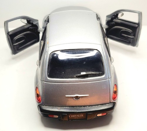 VTG 2001 SAICO Chrysler PT CRUISERS 1/24 Scale Silver Opening Doors No. 73253 - Picture 5 of 10