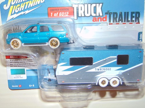 JOHNNY LIGHTNING CHASE White Lightning 2005 CADILLAC ESCALADE TRUCK & TRAILER - Picture 2 of 3