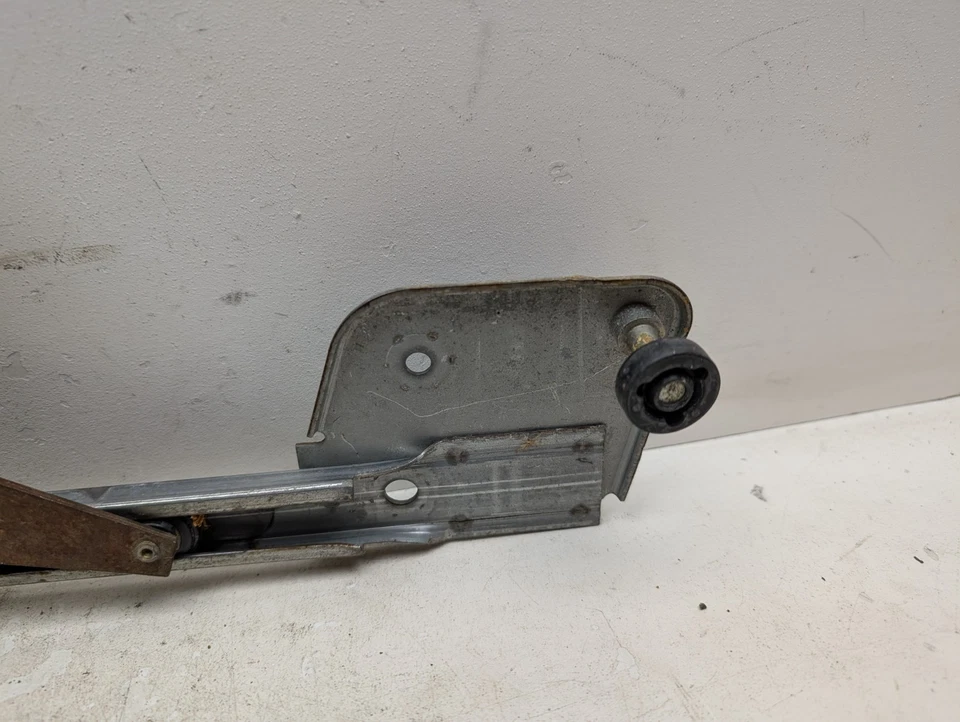 OEM 1979 Chevrolet El Camino 3.9L LH Front Power Window Regulator Foto 4 de 4