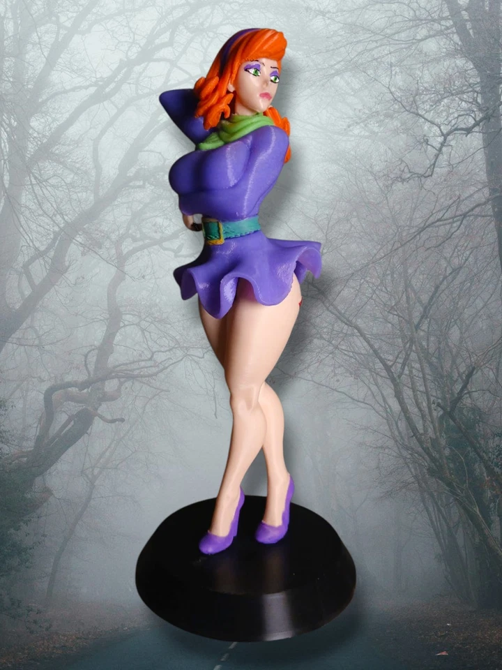 Figura sexy de Daphne Scooby Doo de 8 pulgadas Foto 3 de 4