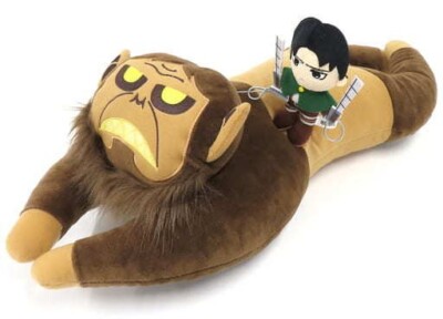 Attack on Titan Universal Studios Limited Beast Giant & Levi Big
