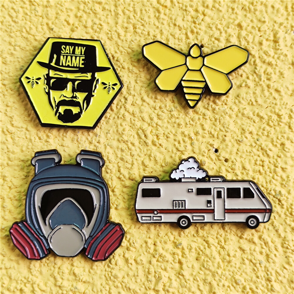 SET OF 4 Breaking Bad TV Show Badges Walter White Heisenberg Backpack Lapel Pins