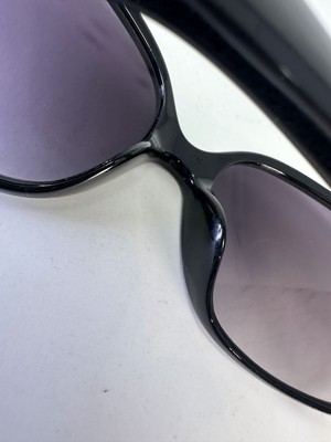 Simply Vera Elegant Black and silver Purple lens Sunglasses Simply Vera Vera Wang Black White Purple Polarized Lens  main image 3