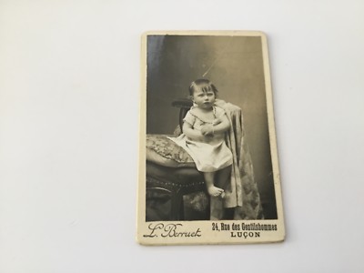 CDV Frankreich 6,5 x 10,5 cm - BERRUET - Luçon - Babyportrait 