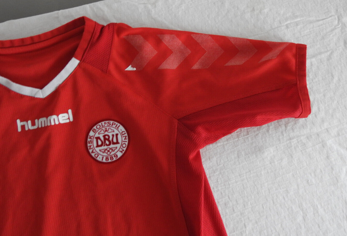 Denmark 2004 Home Jersey Hummel Red Tomasson FAN Shirt Size Boys L