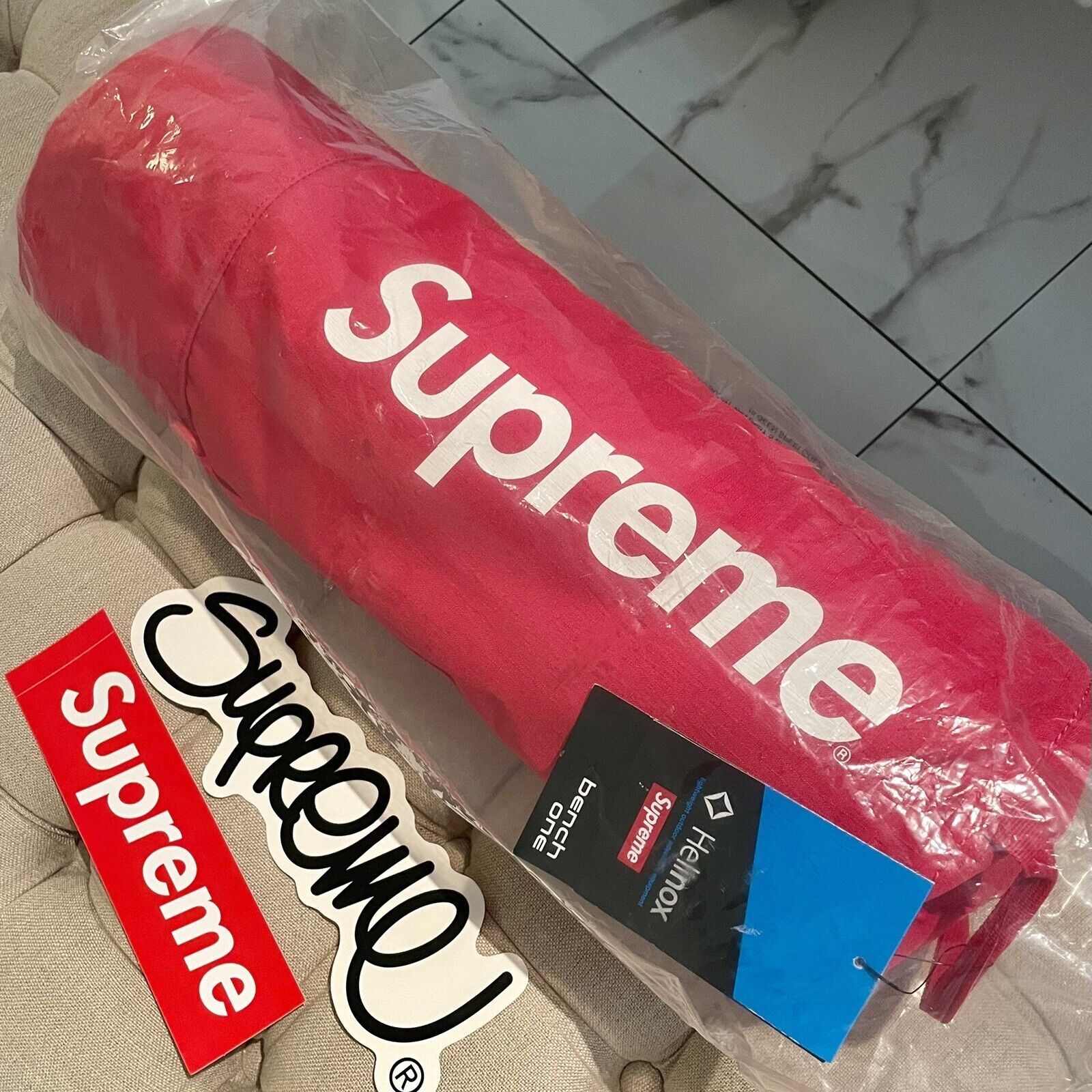 New Supreme Helinox Bench One Red SS22 Supreme New York 2022