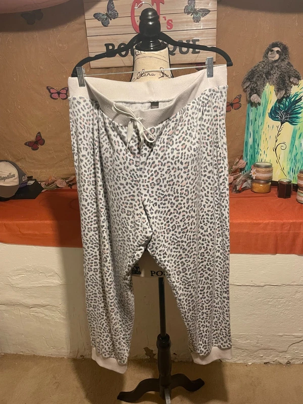 victoria-secret-vs stretch fleece leopard lounge sweatpants