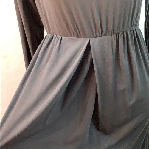 Basic Black Maternity Dress - Picture 9 of 10
