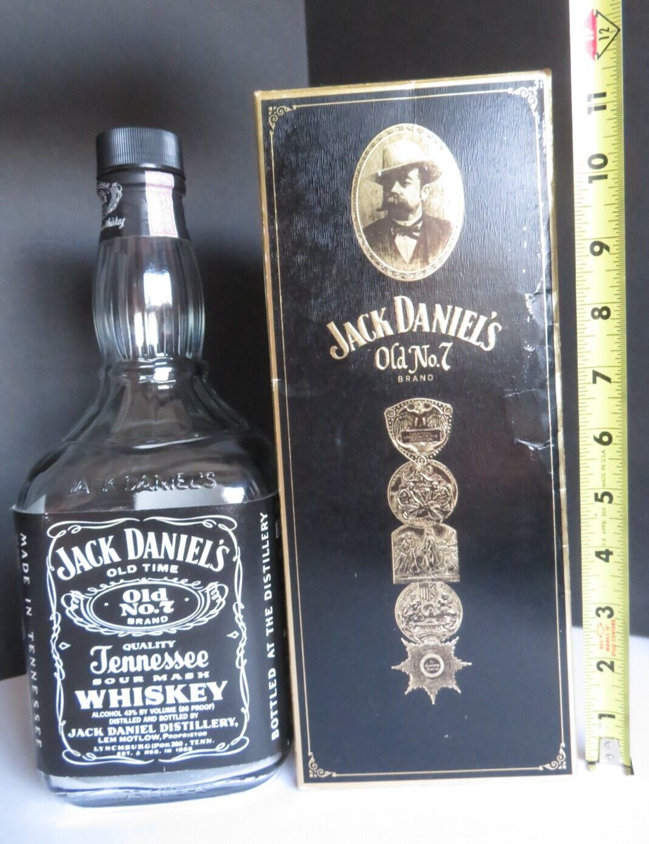VINTAGE JACK DANIEL'S® Old Time No.7® RARE Whiskey Bottle VINTAGE JACK DANIEL'S® Old Time No.7® RARE Whiskey Bottle