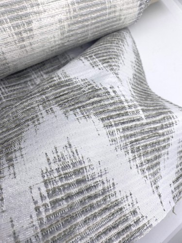 3.4 metres grey and silver white upholstery fabric FREE POSTAGE - Picture 3 of 4