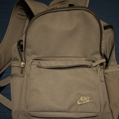 Nike Gray Backpack Solid Adjustable Shoulder Strap Zip Closure Men Casual
