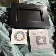 digital photo frame with manual and disk