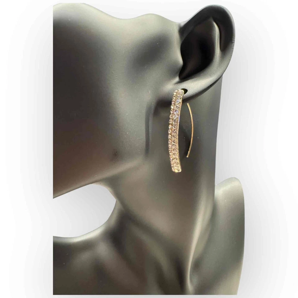 Pendientes colgantes de diamantes de imitación de Express nuevos con etiquetas. Foto 2 de 4