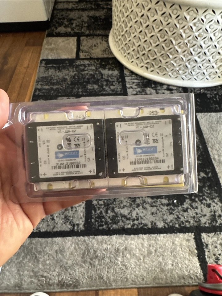 2 NEW VICOR VI-J30-CZ DC-DC Converter 42-60V-IN / 5V 25W Out - Image 2 of 4