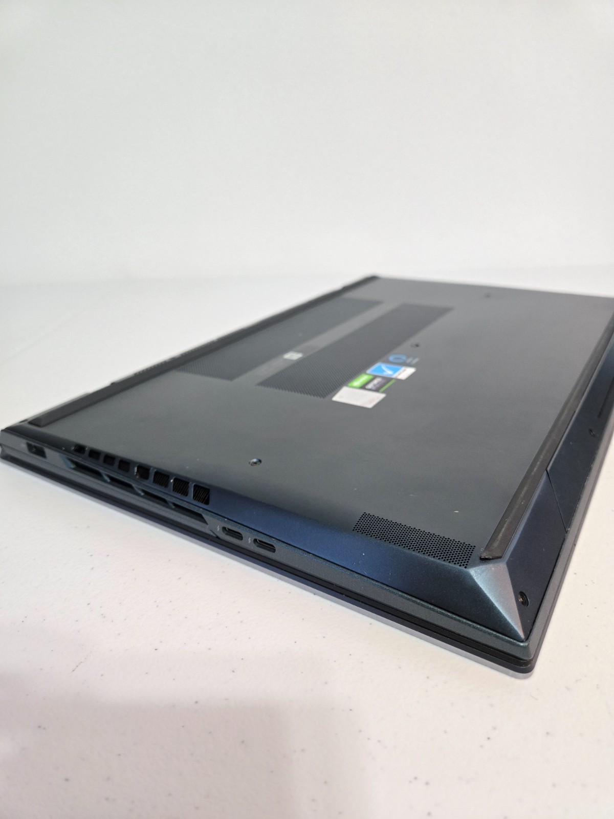 ASUS ZenBook Pro Duo, 15.6-Inch Laptop, with Intel Core i7 10th Gen., 1 TB SSD (Solid State Drive), Windows 11 Pro