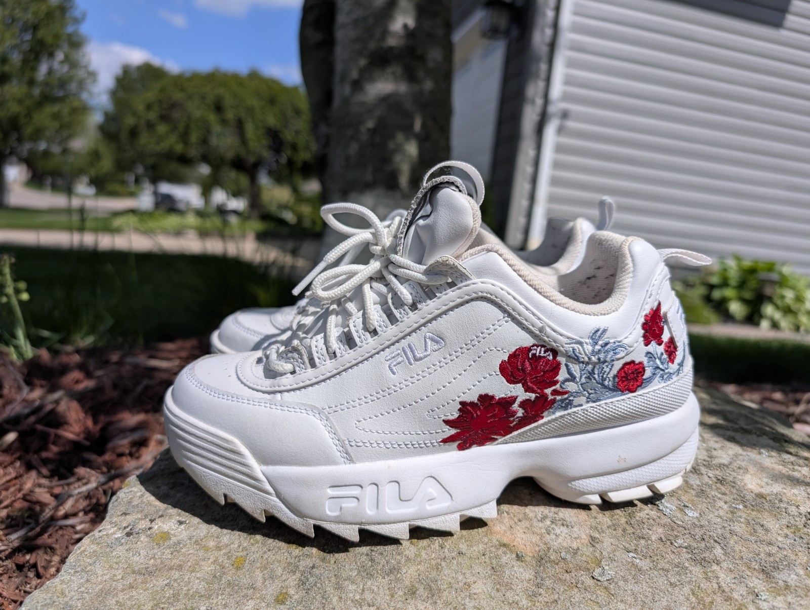 Red Floral Embroidery Low Top Lace Up