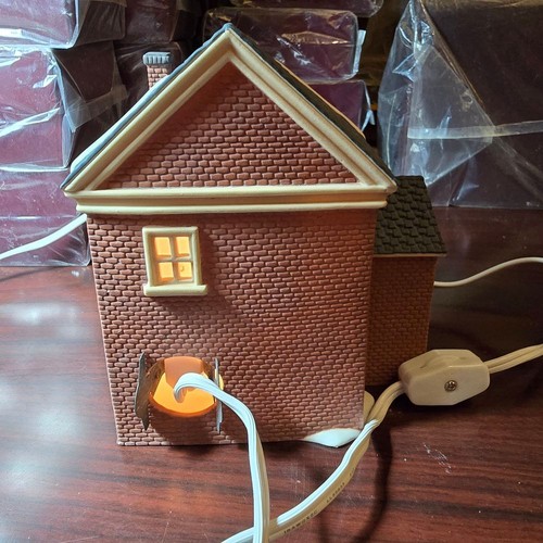 "OLDE WORLD ANTIQUES I" Heritage Village Liberty Square Disney Parks Series MINT - Picture 4 of 10