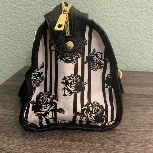Bolso de Mano Betsey Johnson Floral con Arco Usado en Excelente Condición - Imagen 4 de 7