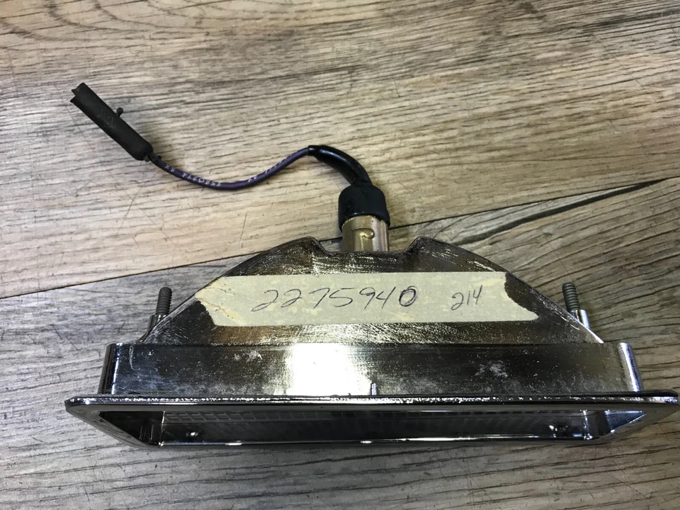 Dodge Monaco 1966 carrocería C Mopar nos diestro montaje de luz de respaldo nos Foto 3 de 4