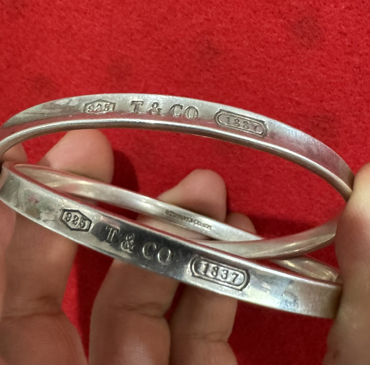VMPD7-318-2 Tiffany & Co. バングル シルバー 箱付き VMPD7-318-2 Tiffany & Co. バングル シルバー 箱付き（フック