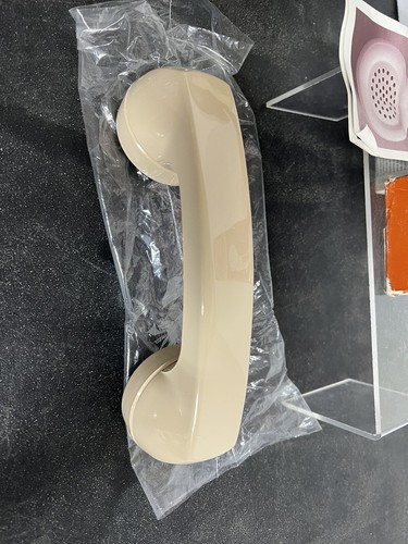 AT&T Telephone Amplifying handset w/Volume Control retro 1983 Landline Vintage - Picture 9 of 11
