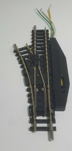 Minitrix N 4961 elektrische Weiche links 30°/24° gebraucht - 第 1/2 張圖片