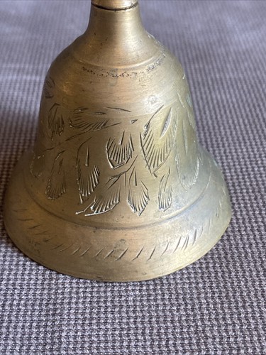 Vintage 6” Etched Brass Bell Made In India Hand Bell Ringer Dinner Table - Picture 3 of 5