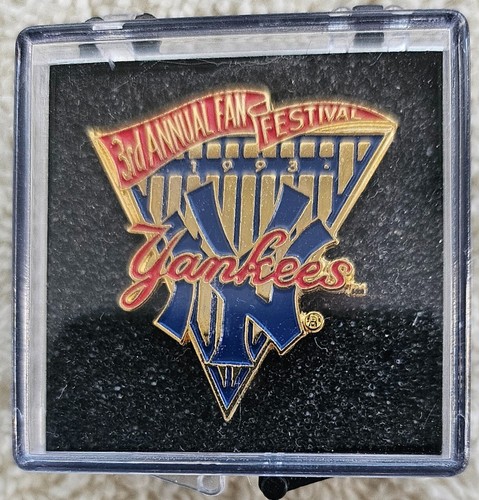 1991-1995 Yankee Fan Festival pins, 1st Annual - 5th annual - Picture 4 of 6