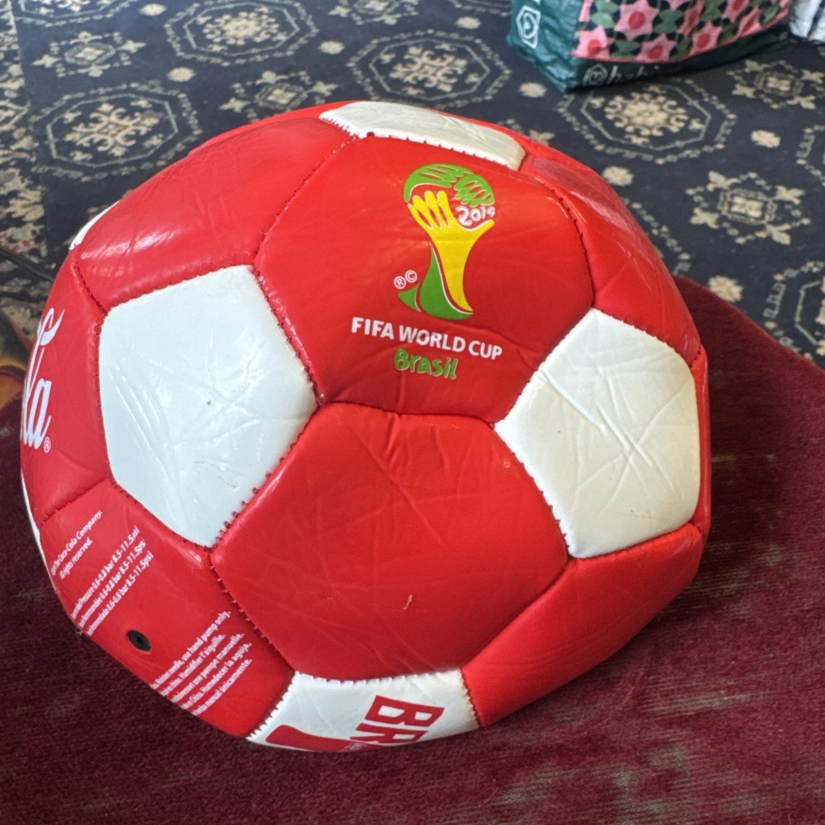 Pin's Vintage FIFA – Coca-Cola – Sponsor Foot – Fabriqué En Croatie