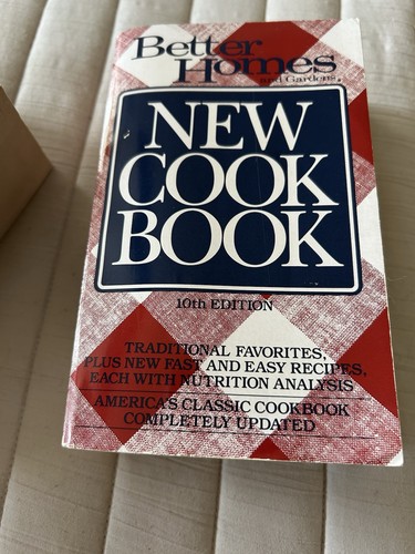 Set Of 3 Iconic Paperback Cookbooks, Fanny Farmer, Pillsbury, Better Homes - Foto 6 di 12