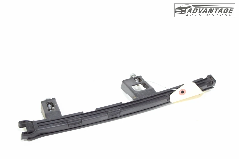 GMC YUKON 2015-2020 puerta trasera derecha ventana cristal guía delantera canal OEM Foto 3 de 4