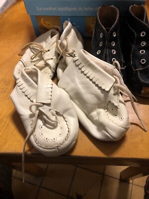 Chaussures Anciennes En Cuir Babybotte Pour Bébé - Taille 17, Style Mocassin