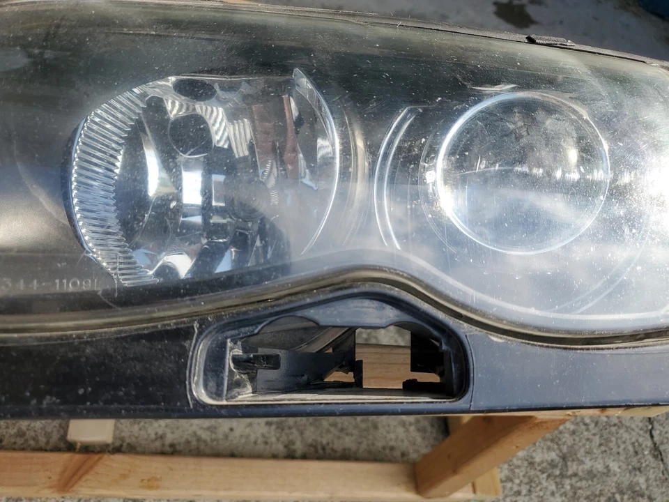 (ROTO) 2002 2003 2004 2005 BMW 325i 330i FARO XENÓN OCULTO IZQUIERDO CONDUCTOR OEM Foto 4 de 4