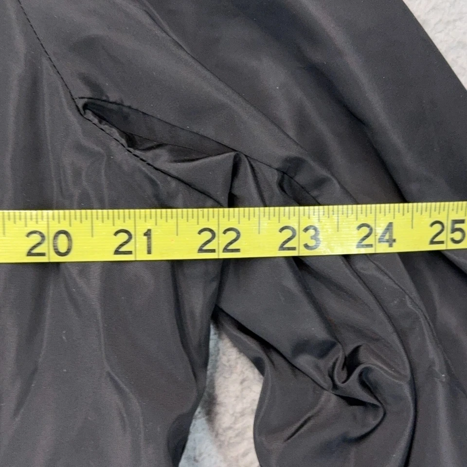 Chaqueta cortavientos Lucky Brand para mujer grande negra empaquetable con capucha forrada al aire libre Foto 3 de 4