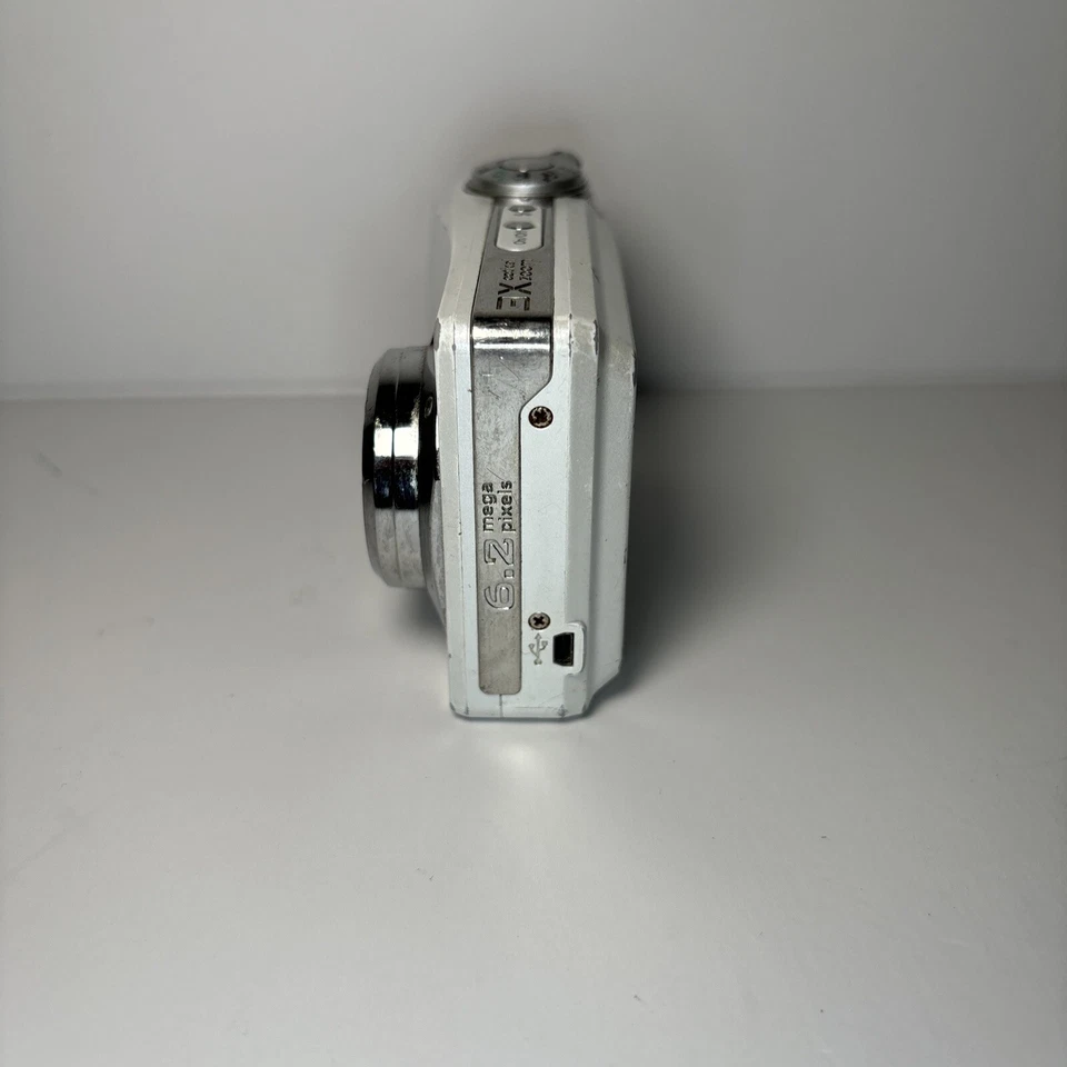 Kodak EASYSHARE C613 6.2MP Digital Camera For Parts Or Repair - Image 3 of 4