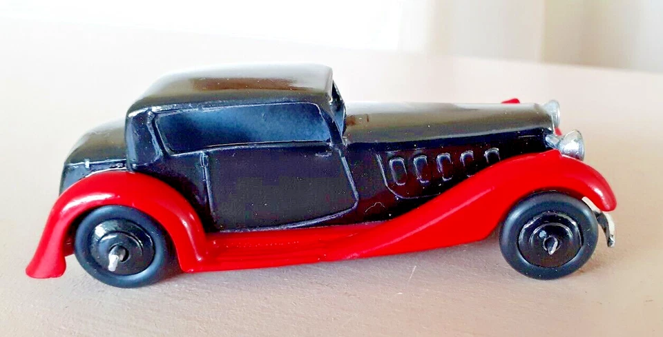 1:43 Dinky 36c Humber Vogue 1940's Code3 Black over Red Beautiful Condition - Image 4 of 4